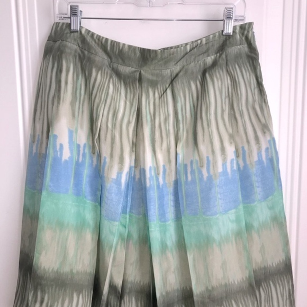 100% Silk Bandolino Women’s 12 Multi blue green drip dye pleated full skirt EUC - Picture 5 of 10